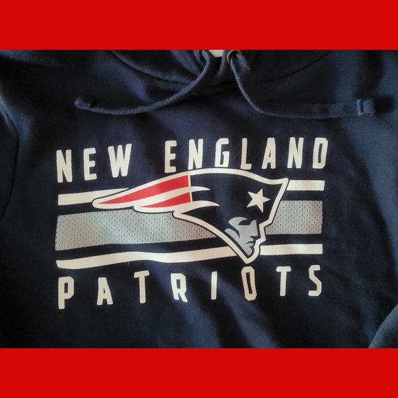 NWOT NFL Women's Small Navy New England Patriots Pullover Hoodie with Pouch - Picture 2 of 4